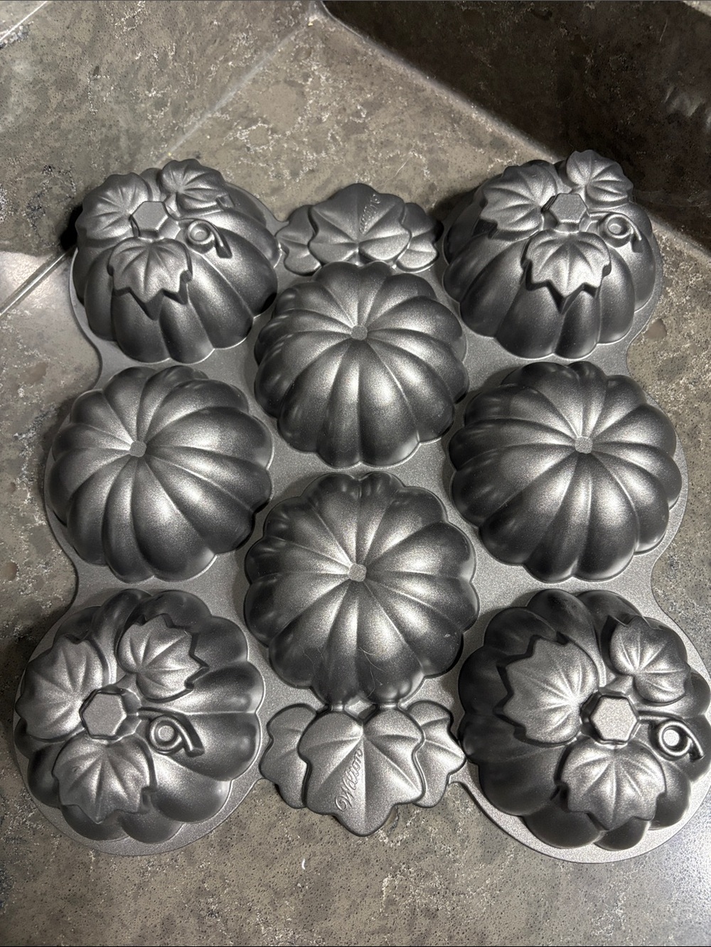 Wilton Silver Pumpkin Bundtlette Pan - 12 Cavity